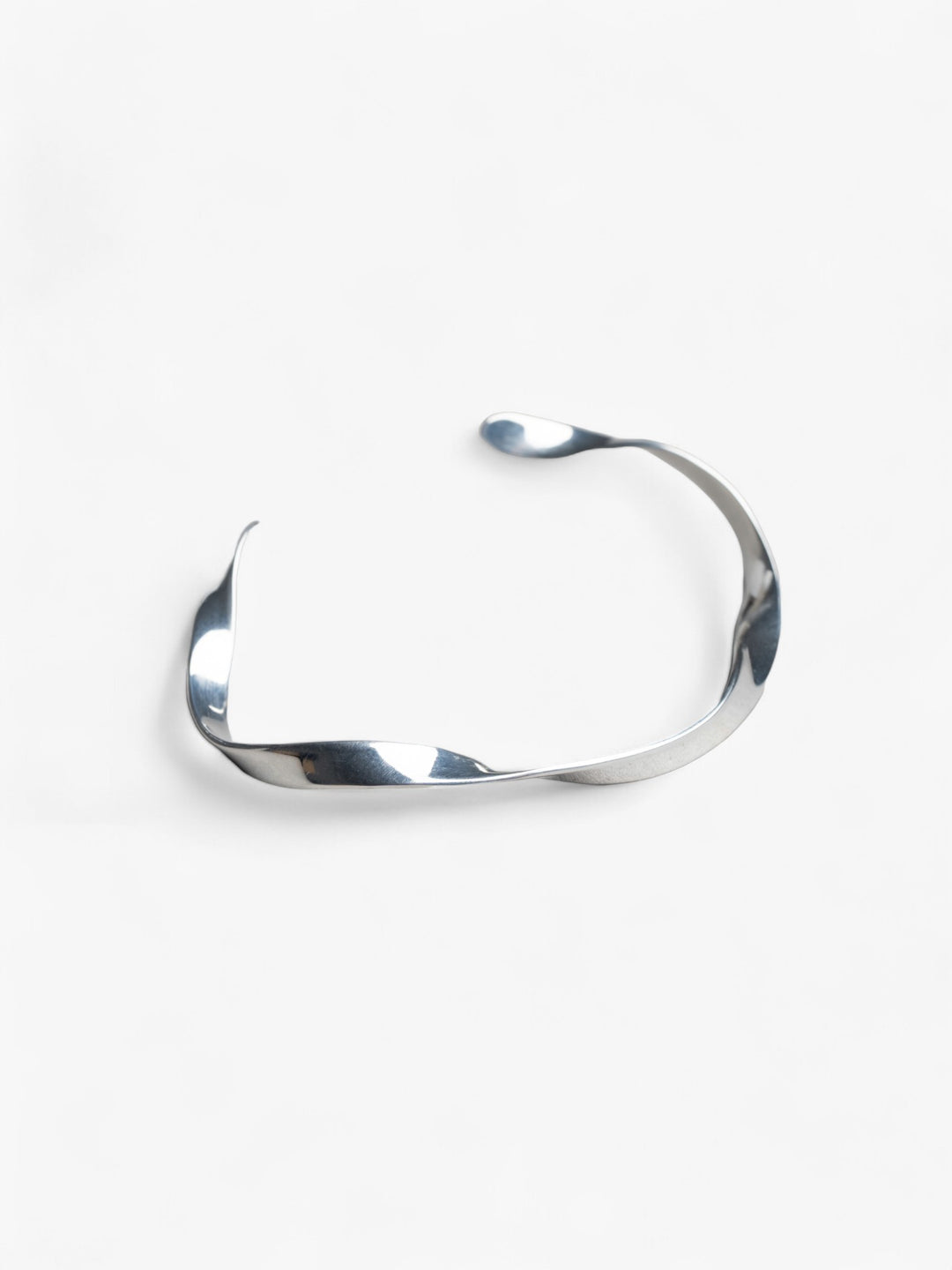 wavy Sterling silver modest cuff side view open at top