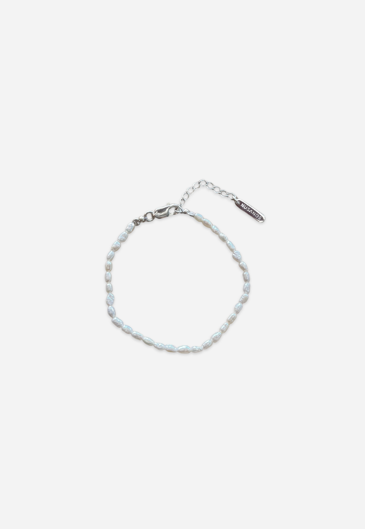 Unisex freshwater pearl bracelet with sterling silver clasp and extension